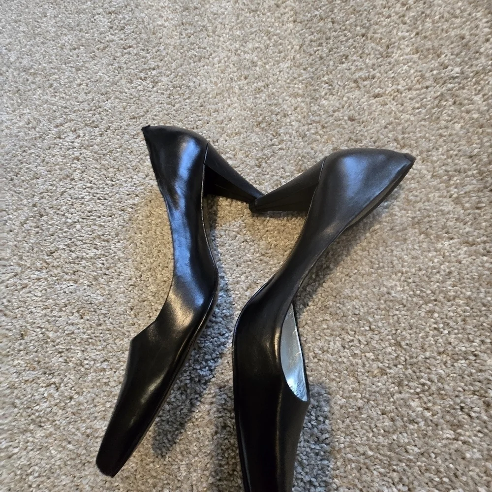 Kenneth Cole 925 Heels -Elegant Black Leather Women's Pumps